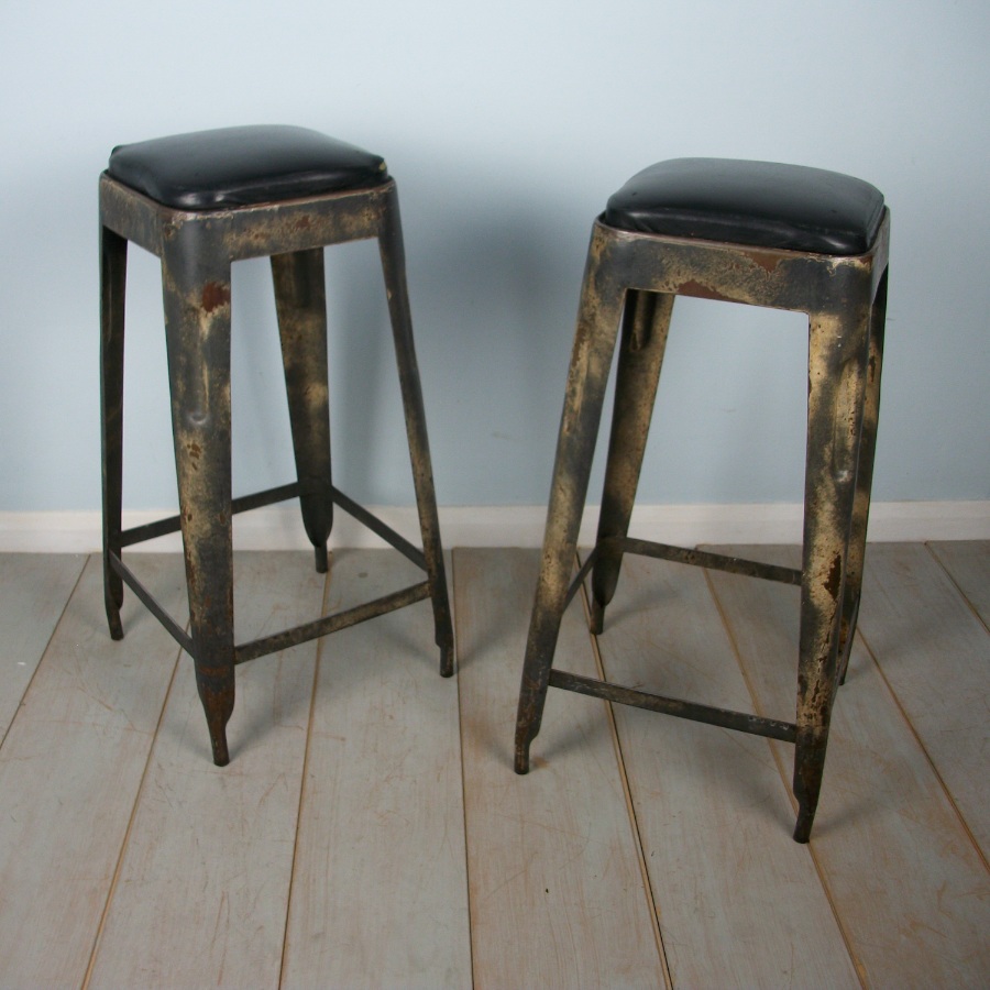 VINTAGE STACKING STOOLS (4).JPG